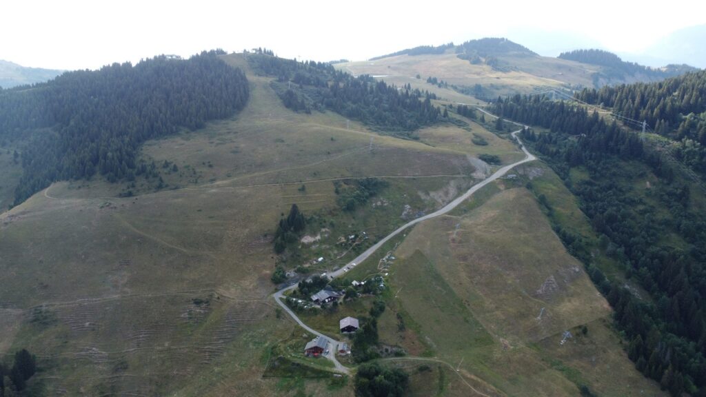 Vue aérienne de l’accès au camping